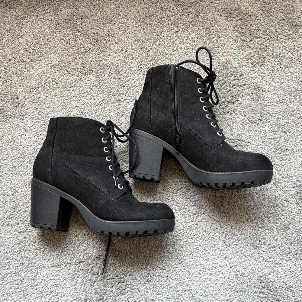 Elegant Black Lace-Up Women's Boots